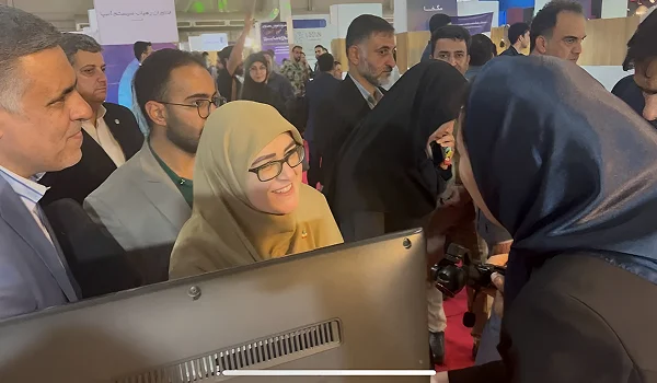بازدید سخنگوی دولت از محصول چت‌بات هوشمند پادیار